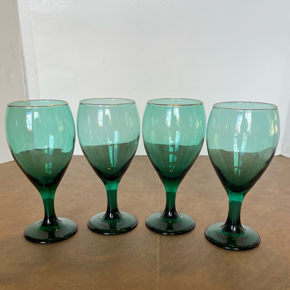 Libbey Juniper Green Tear Drop Wine / Water Glasses Set of Four